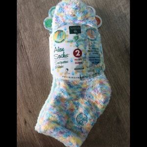 Earth Therapeutics Aloe Vitamin E Infused Socks